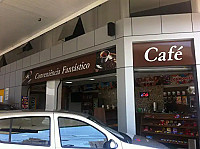 Conveniência Café outside