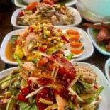 ครัวข้าวหอม ส้มตำถาดเจ้าแรกในหางดง Comida