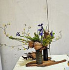 Daily Deli Xī Shì Hé Cān Dentro