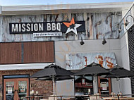 Mission Bbq outside