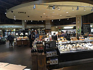 Balducci's Food Lover's Market outside