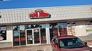 Papa Johns Pizza outside