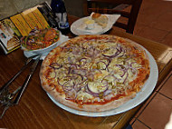 Pizzeria Holzofen food