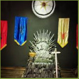 The Thrones Cafe Dentro