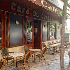 Le Cafe Du Centre inside