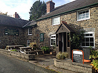 Dolau Inn outside