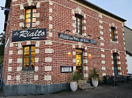 Le Rialto outside