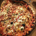 La Nostra Pizzeria food