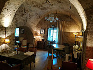 Heinrich's Restaurant inside