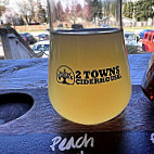 2 Towns Ciderhouse inside
