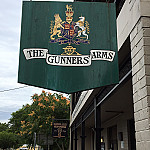 Gunners Arms Hotel outside
