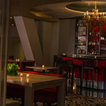 Ruby Room Comida