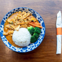 Le Thai Cuisine food