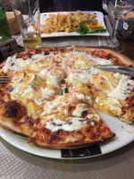 Pizzeria Italia food