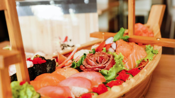 Fisshu Sushi Buffet food