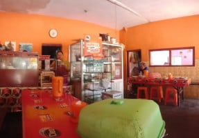 Warung Makan Sabiye inside