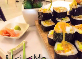 Akikomo Sushi food