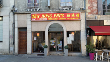 Tan Hong Phuc inside