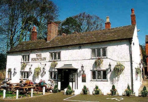 The Fountain Inn At Clent outside