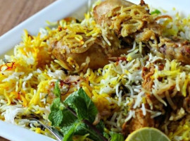 Naan Cuisine Of India food