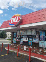 Dairy Queen (treat) outside