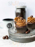 Simply Sweet Cupcakes food