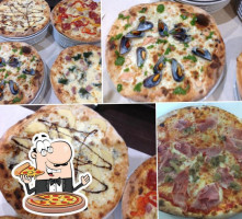 Pizzeria King food