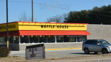 Waffle House outside