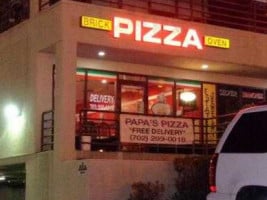 Papa's Pizza outside