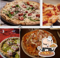 Canonici Pizzeria food