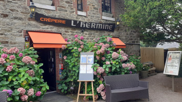 Creperie L'hermine inside