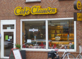 Café Clausen outside