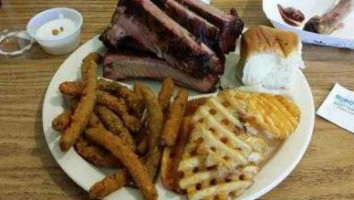 Main Street Bbq food