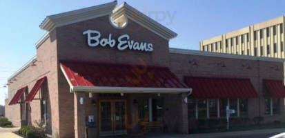 Bob Evans Restaurant outside