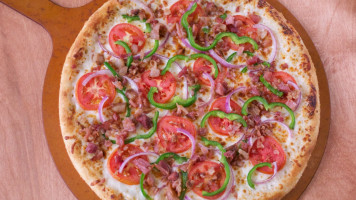 Snappy Tomato Pizza food