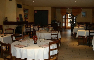 Auberge De Grilly food