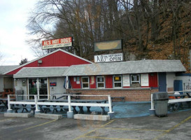 Al's Hot Dog Stand food