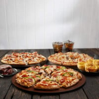 Domino's Pizza Yamanto food