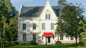 Le Manoir De Bellerive food