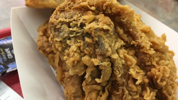 Mama's Fried Chicken food