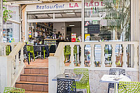 Bar Restaurant De La Rade inside