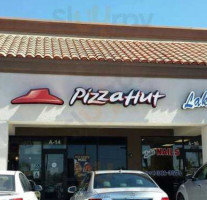 Pizza Hut outside