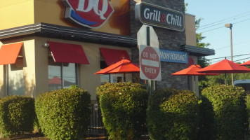 Dairy Queen Grill Chill outside