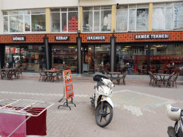 Ekmek Teknesi Restoran outside