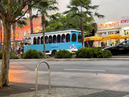 South Beach Munchies outside