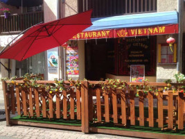 Restaurant Vietnam outside