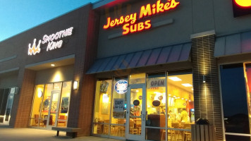 Jersey Mike's Subs outside