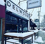 Delwood Cincy outside
