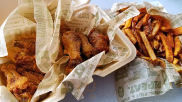 Wingstop inside