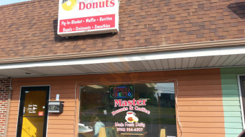Master Donuts outside